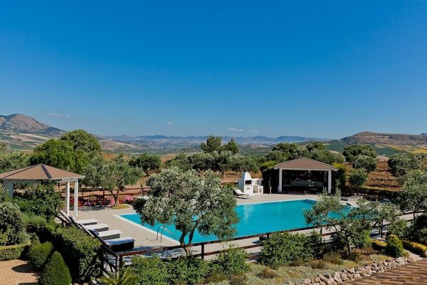 Foto van Vakantiehuis met zwembad op Sicilië - Vakantiehuis in Castellamare del Golfo - ViewSummer