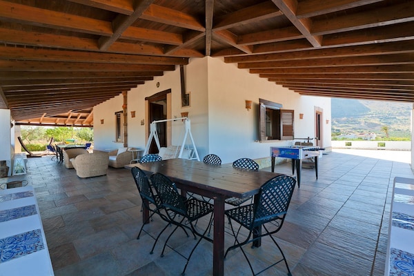 Foto van Vakantiehuis met zwembad op Sicilië - Vakantiehuis in Castellamare del Golfo - TerraceBalcony
