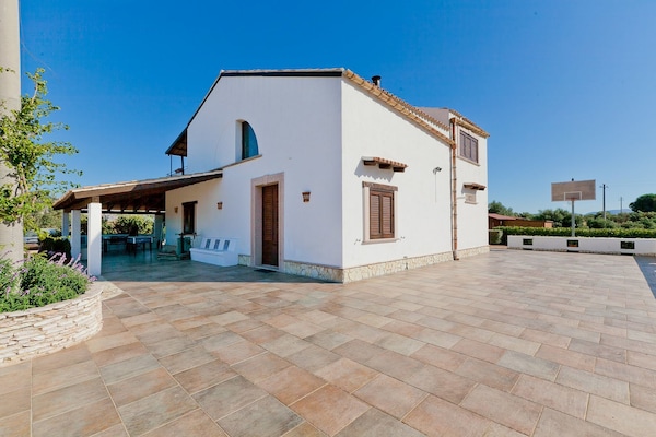 Foto van Vakantiehuis met zwembad op Sicilië - Vakantiehuis in Castellamare del Golfo - ExteriorSummer