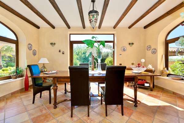 Foto van Elegante villa, Selinunte-oase - Vakantiehuis in Castelvetrano - DiningRoom