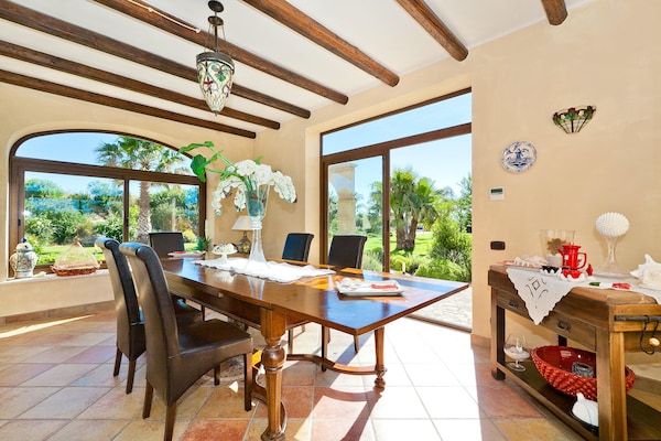 Foto van Elegante villa, Selinunte-oase - Vakantiehuis in Castelvetrano - DiningRoom