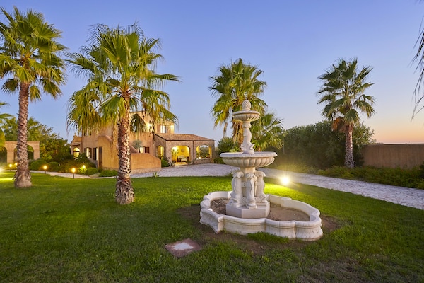 Foto van Elegante villa, Selinunte-oase - Vakantiehuis in Castelvetrano - ExteriorSummer