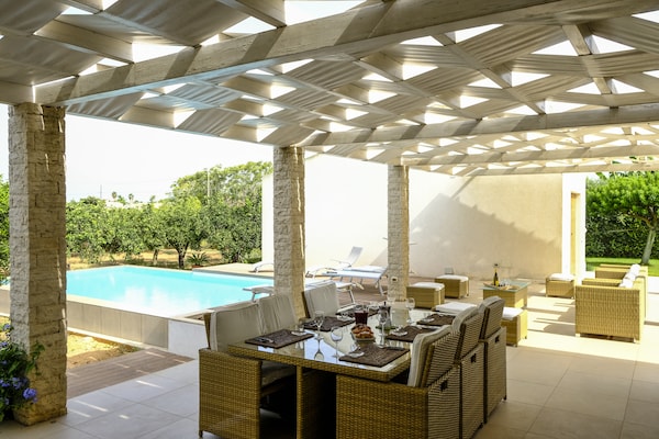 Foto van Villa in Sicilië met zwembad bij Erice & Trapani - Vakantiehuis in Marsala - TerraceBalcony
