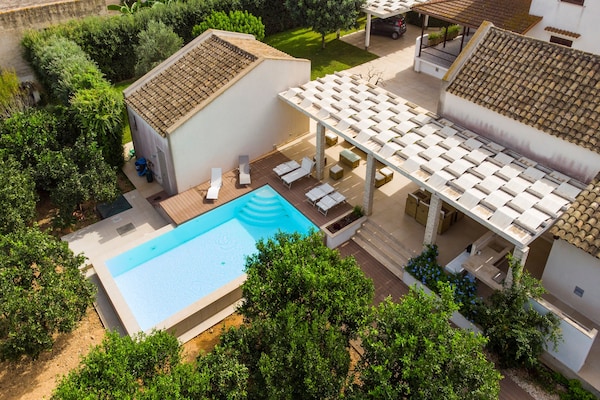 Foto van Villa in Sicilië met zwembad bij Erice & Trapani - Vakantiehuis in Marsala - ExteriorSummer
