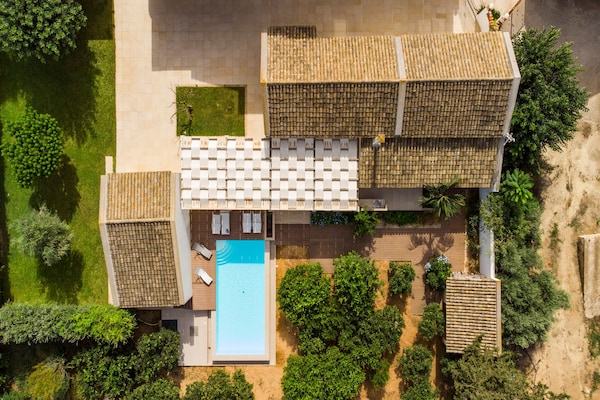 Foto van Villa in Sicilië met zwembad bij Erice & Trapani - Vakantiehuis in Marsala - ExteriorSummer