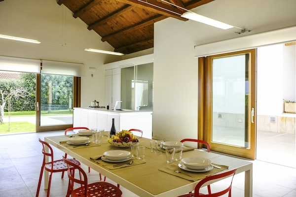 Foto van Villa in Sicilië met zwembad bij Erice & Trapani - Vakantiehuis in Marsala - DiningRoom