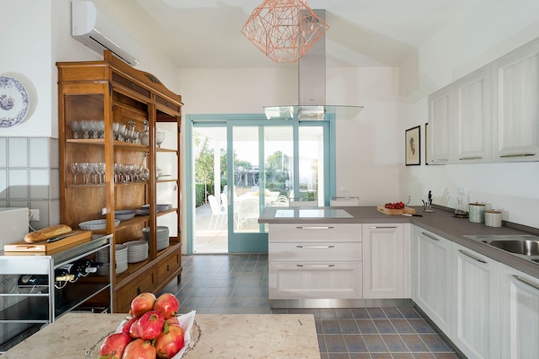 Foto van Villa in Trapani met Zwembad en Dichtbij Zee - Vakantiehuis in Culcasi - Kitchen