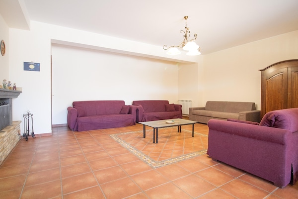 Foto van Ruime Siciliaanse Etna-villa - Vakantiehuis in Trecastagni CT - LivingRoom