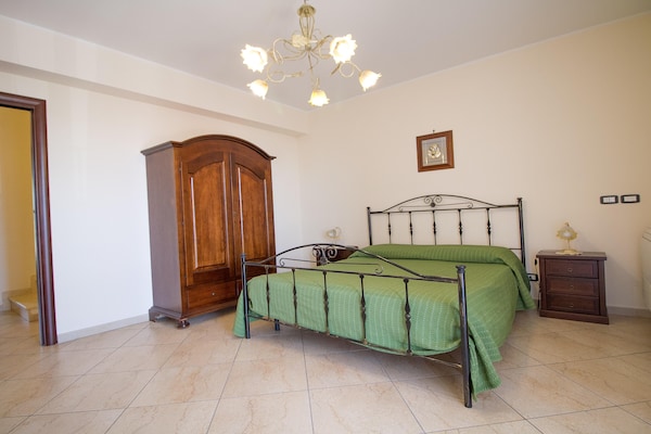 Foto van Ruime Siciliaanse Etna-villa - Vakantiehuis in Trecastagni CT - BedRoom