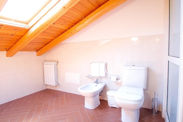 Foto van Ruime Siciliaanse Etna-villa - Vakantiehuis in Trecastagni CT - BathRoom