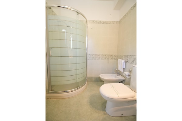 Foto van Ruime Siciliaanse Etna-villa - Vakantiehuis in Trecastagni CT - BathRoom