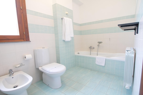 Foto van Ruime Siciliaanse Etna-villa - Vakantiehuis in Trecastagni CT - BathRoom