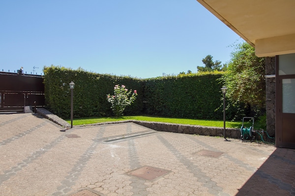 Foto van Ruime Siciliaanse Etna-villa - Vakantiehuis in Trecastagni CT - GardenSummer