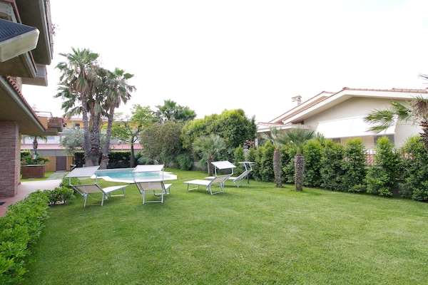 Foto van Siciliaanse villa met uitzicht op zee - Vakantiehuis in Trecastagni CT - PoolOfHouse