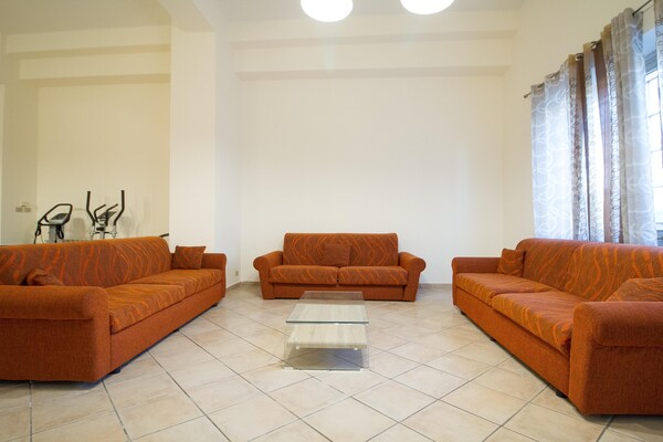 Foto van Siciliaanse villa met uitzicht op zee - Vakantiehuis in Trecastagni CT - LivingRoom
