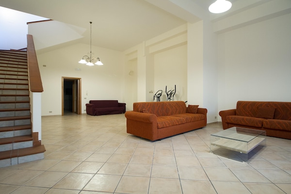 Foto van Siciliaanse villa met uitzicht op zee - Vakantiehuis in Trecastagni CT - LivingRoom