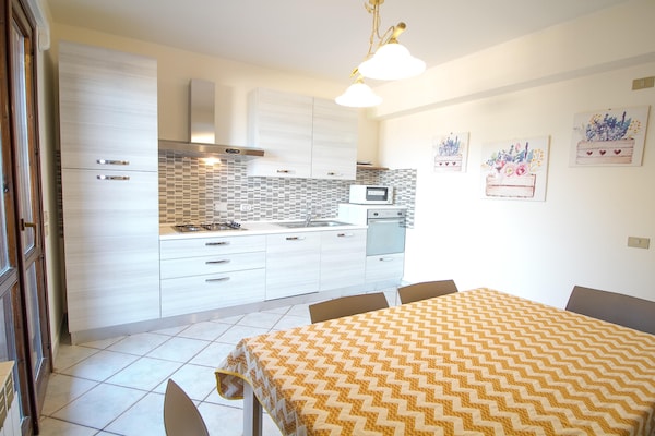 Foto van Siciliaanse villa met uitzicht op zee - Vakantiehuis in Trecastagni CT - DiningRoom