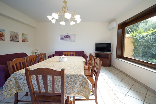 Foto van Siciliaanse villa met uitzicht op zee - Vakantiehuis in Trecastagni CT - DiningRoom