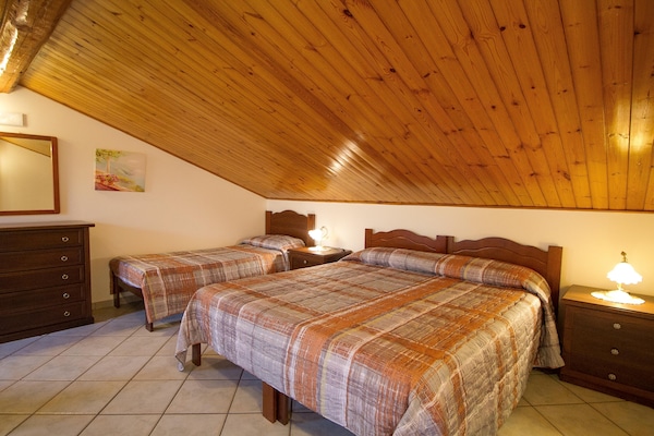 Foto van Siciliaanse villa met uitzicht op zee - Vakantiehuis in Trecastagni CT - BedRoom