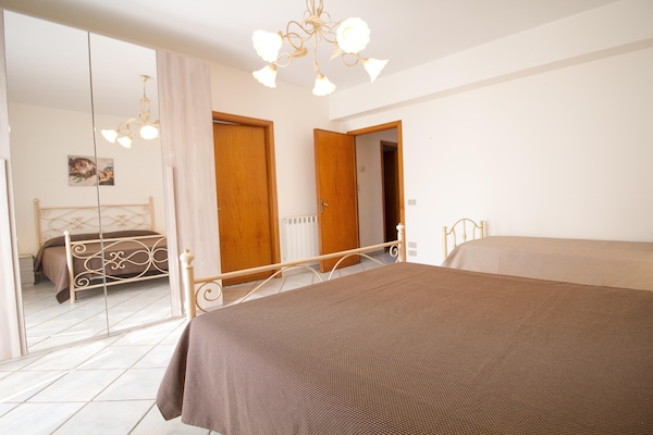 Foto van Siciliaanse villa met uitzicht op zee - Vakantiehuis in Trecastagni CT - BedRoom