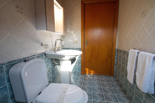 Foto van Siciliaanse villa met uitzicht op zee - Vakantiehuis in Trecastagni CT - BathRoom