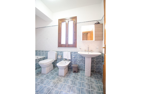 Foto van Siciliaanse villa met uitzicht op zee - Vakantiehuis in Trecastagni CT - BathRoom
