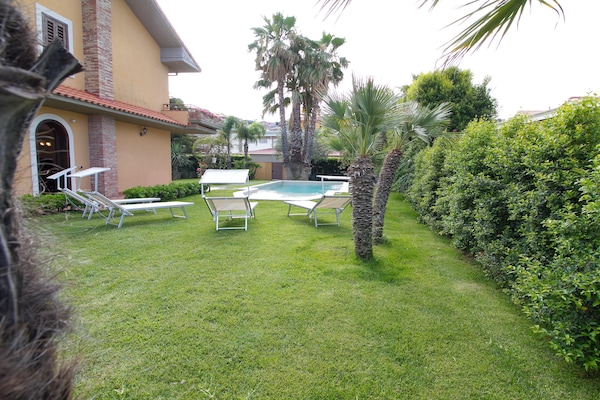 Foto van Siciliaanse villa met uitzicht op zee - Vakantiehuis in Trecastagni CT - PoolOfHouse