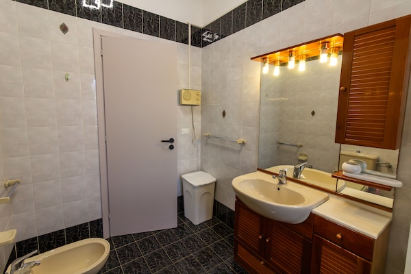 Foto van Vakantiehuis in Floridia met terras - Vakantiehuis in Floridia (SR) - BathRoom