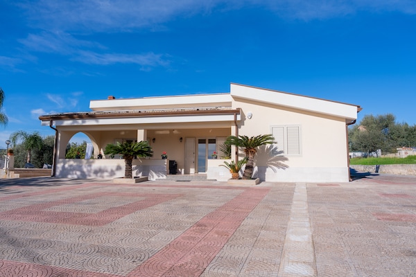 Foto van Vakantiehuis in Floridia met terras - Vakantiehuis in Floridia (SR) - ExteriorSummer