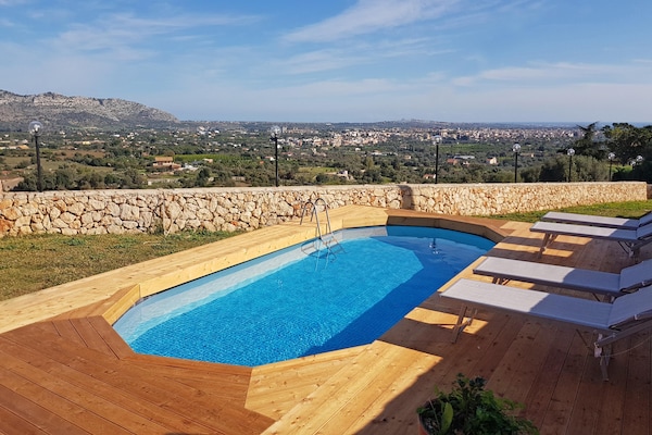 Foto van Vakantiehuis Floridia met privézwembad - Vakantiehuis in Floridia - PoolOfHouse