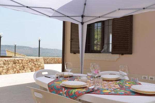 Foto van Vakantiehuis Floridia met privézwembad - Vakantiehuis in Floridia - TerraceBalcony