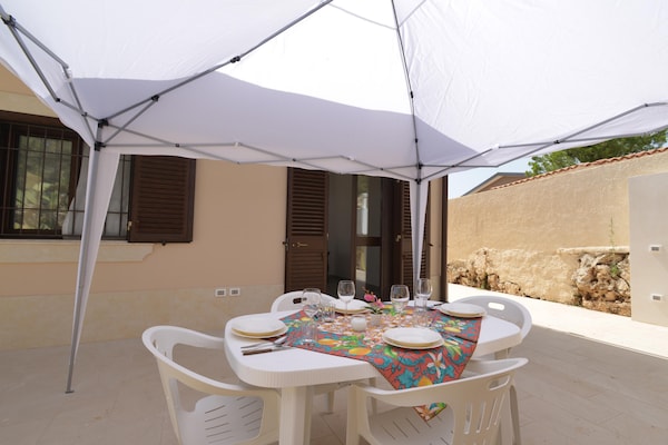 Foto van Vakantiehuis Floridia met privézwembad - Vakantiehuis in Floridia - TerraceBalcony