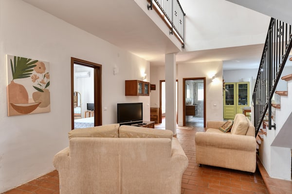 Foto van Villa met privézwembad - Vakantiehuis in Floridia (SR) - LivingRoom