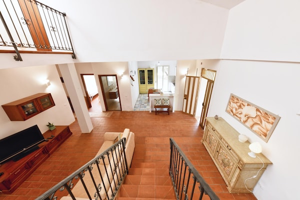 Foto van Villa met privézwembad - Vakantiehuis in Floridia (SR) - LivingRoom