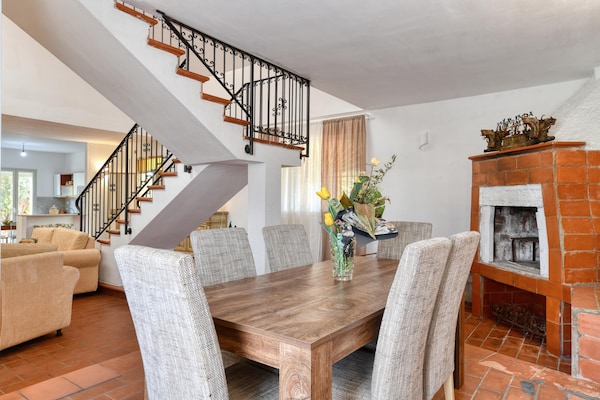Foto van Villa met privézwembad - Vakantiehuis in Floridia (SR) - DiningRoom