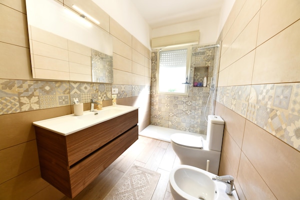 Foto van Villa met privézwembad - Vakantiehuis in Floridia (SR) - BathRoom