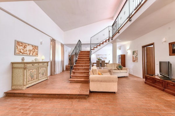 Foto van Villa met privézwembad - Vakantiehuis in Floridia (SR) - LivingRoom