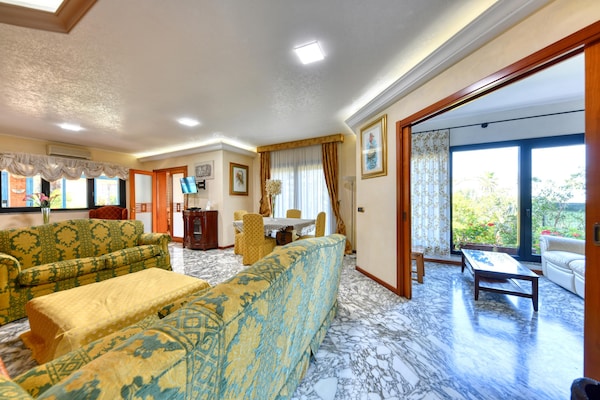 Foto van Villa met privézwembad nabij Terrauzza - Vakantiehuis in Siracusa Terrauzza - LivingRoom