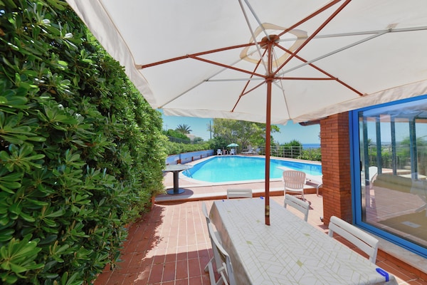Foto van Villa met privézwembad nabij Terrauzza - Vakantiehuis in Siracusa Terrauzza - TerraceBalcony