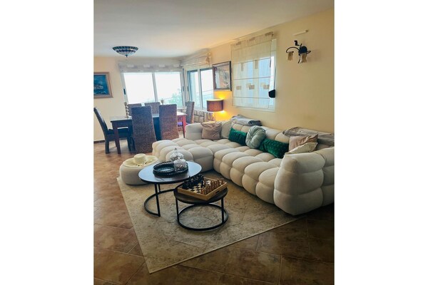 Foto van Villa Maja Ratac-Sutomore - Vakantiehuis in Bar - LivingRoom