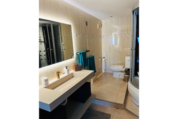 Foto van Villa Maja Ratac-Sutomore - Vakantiehuis in Bar - BathRoom