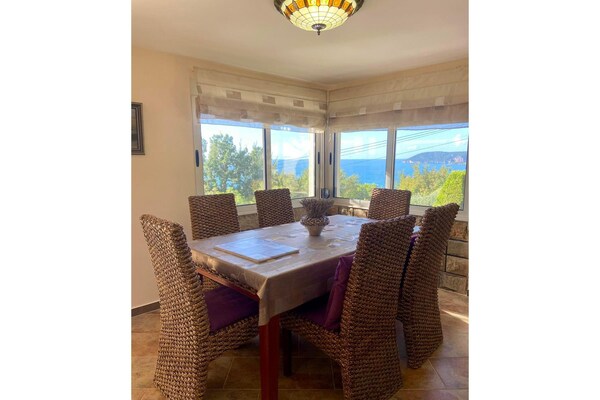 Foto van Villa Maja Ratac-Sutomore - Vakantiehuis in Bar - DiningRoom