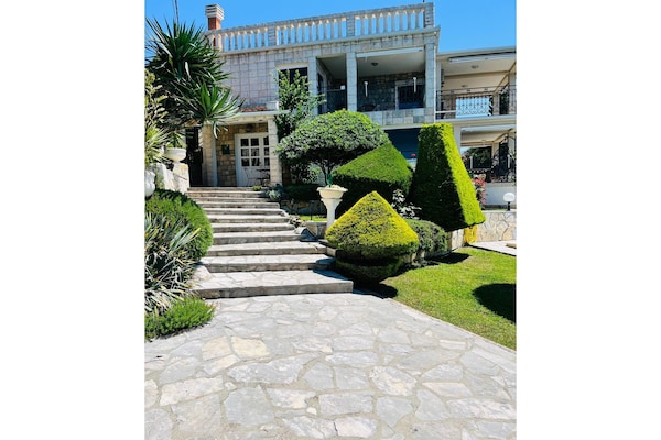 Foto van Villa Maja Ratac-Sutomore - Vakantiehuis in Bar - ExteriorSummer