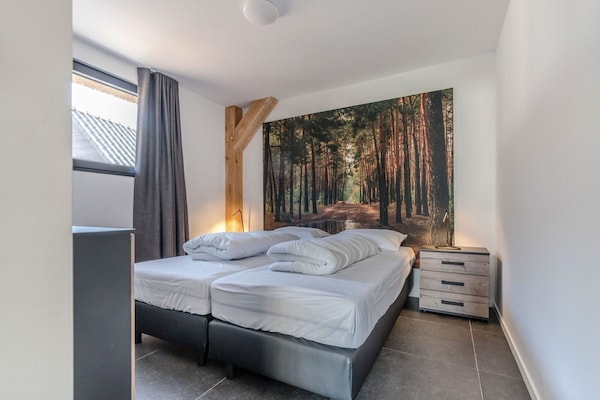 Foto van Rietgedekte bungalow met privéterras - Vakantiehuis in Baarle-nassau - BedRoom