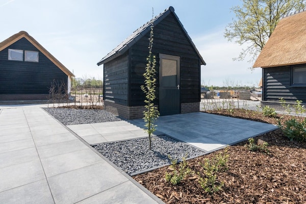 Foto van Rietgedekte bungalow met privéterras - Vakantiehuis in Baarle-nassau - AreaSummer1KM