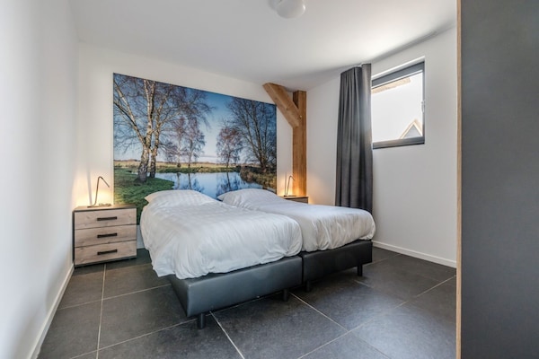 Foto van Rietgedekte bungalow met privéterras - Vakantiehuis in Baarle-nassau - BedRoom