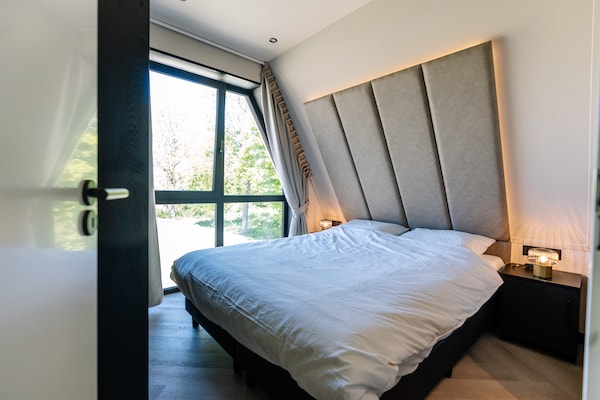 Foto van Verblijf met privézwembad en hot tub - Vakantiehuis in Waarland - BedRoom