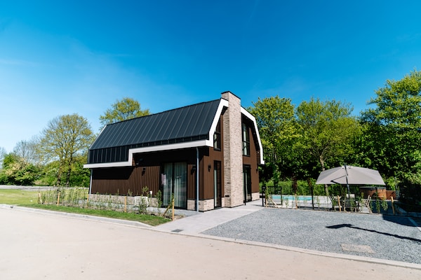 Foto van Verblijf met privézwembad en hot tub - Vakantiehuis in Waarland - ExteriorSummer
