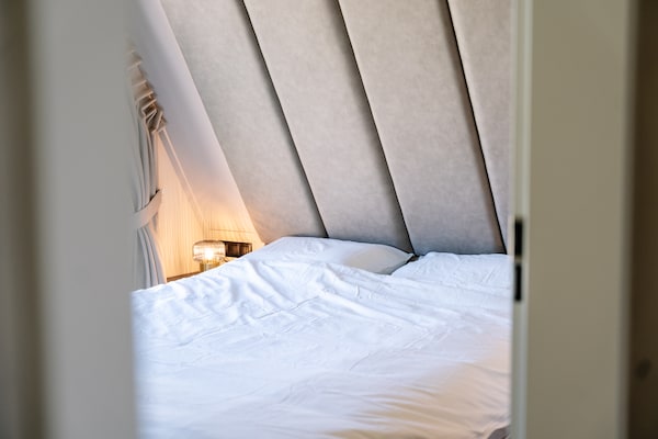 Foto van Verblijf met privézwembad en hot tub - Vakantiehuis in Waarland - BedRoom