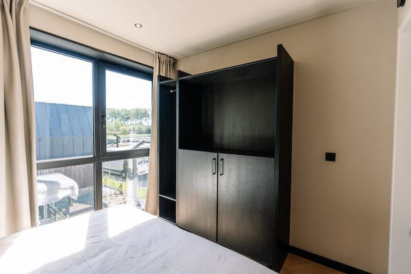 Foto van Verblijf met privézwembad en hot tub - Vakantiehuis in Waarland - BedRoom